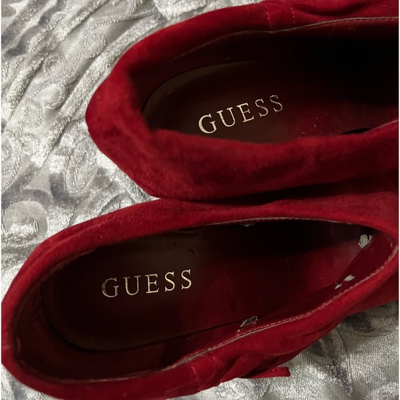 Guess Red Vegan Suede Heels sz 8.5 - Picture 4 of 11